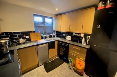 Connaught Avenue, Mutley, Plymouth - Image 2